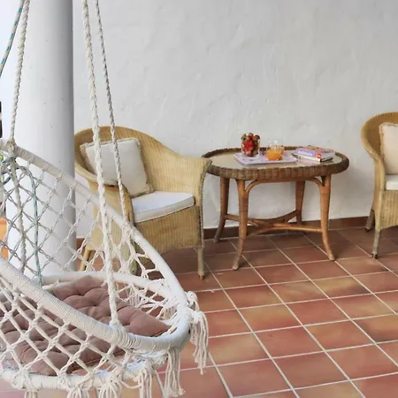 Three-bedroom In Апартаменти