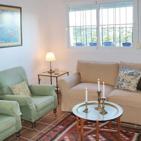 Three-bedroom In Апартаменти Естепона