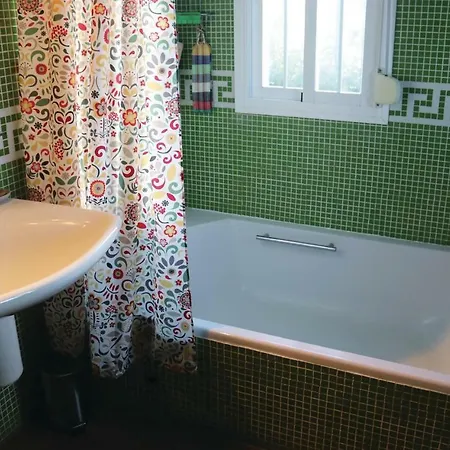 Three-bedroom In Апартаменти Естепона